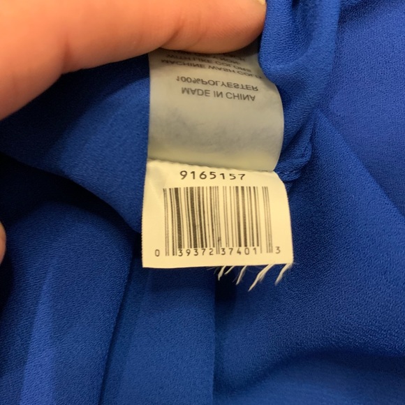 VINCE CAMUTO cobalt blue high low blouse. Size. S - Picture 5 of 9